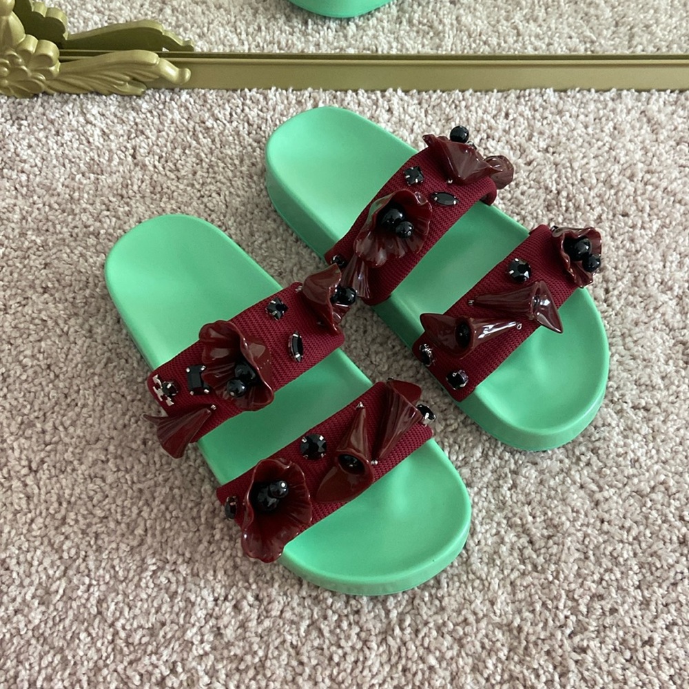 Tory burch flower pool slides. 7